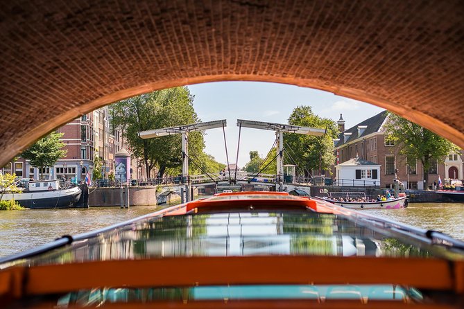 Amsterdam 1 Hour City Centre Canal Cruise - Food, Drinks, and Gratuities
