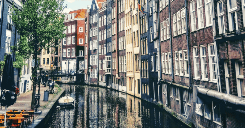 Amsterdam: 3 Hour See and Taste Tour of Historical Centre - Exploring Iconic Landmarks
