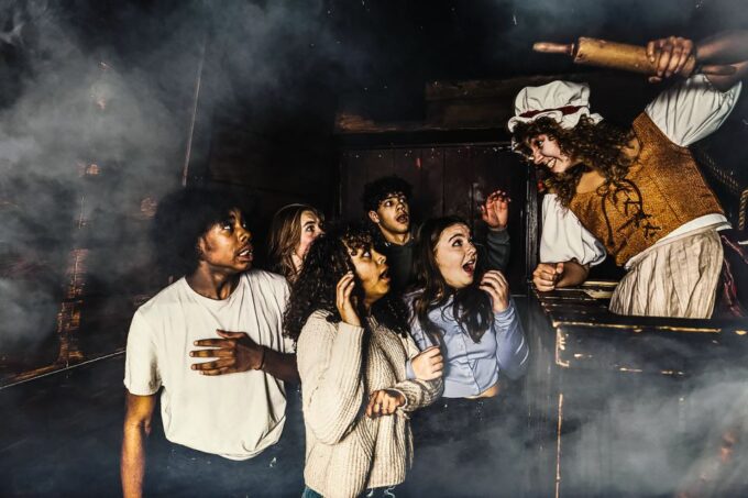 Amsterdam: Amsterdam Dungeon Entrance Ticket - Exploring Amsterdams Dark History