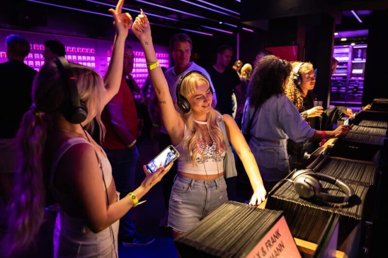 Amsterdam: Amsterdam Icebar and Our House Combo Entry Ticket - Age Restriction