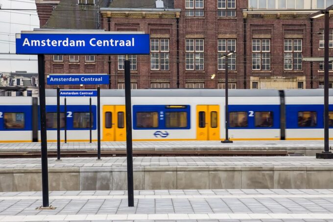 Amsterdam: Amsterdam & Region Travel Ticket for 1-3 Days - Validity and Cancellation
