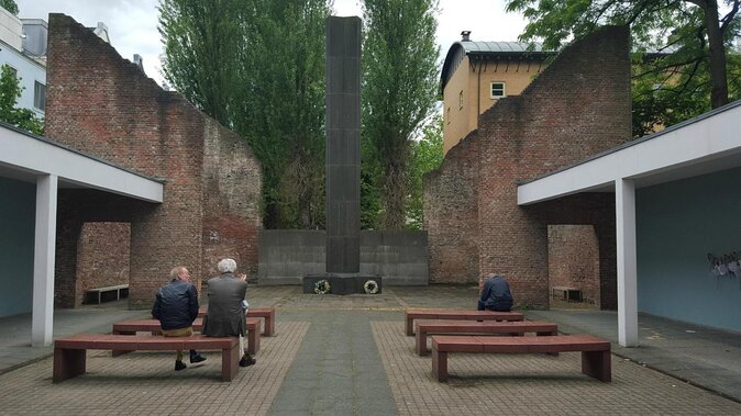 Amsterdam: Anne Frank and Jewish Quarter Walking Tour (TOP RATED) - Tour Inclusions and Exclusions