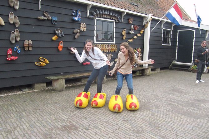Amsterdam Bike Rental With Free GPS Narrated Bike Tour - Included Accessories and Amenities