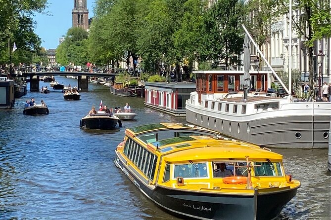 Amsterdam: Burger Dinner Cruise With Restaurant Beers & Barrels - Dining and Refreshments