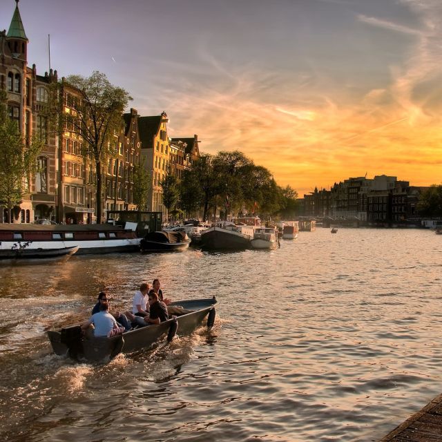 Amsterdam: Bus Day Ticket to Haarlem and Zandvoort (Beach) - Highlights of Haarlem