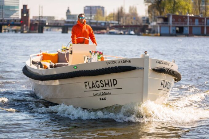 Amsterdam: Canal Belt Private Beer Boat Tour - Enjoy a Private Party Cruise