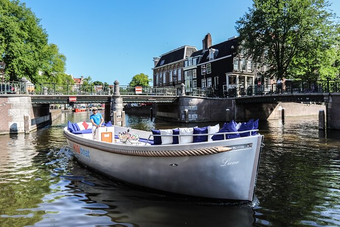 Amsterdam Canal Cruise in Open Boat With Local Skipper-Guide - Transportation and Accessibility