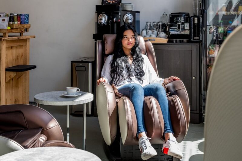 Amsterdam: Chill Massage Chair - Accessibility and Suitability
