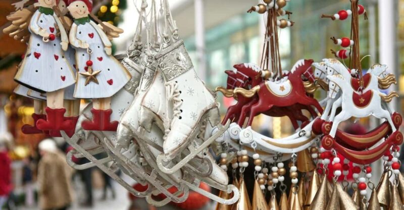 Amsterdam: Christmas Market Private Walking Tour - Experience Highlights