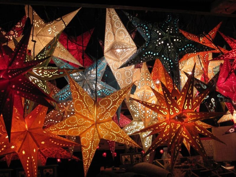 Amsterdam: Christmas Market Private Walking Tour - Atmosphere and Ambiance