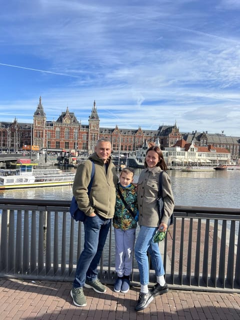 Amsterdam: City Highlights Walking Tour - Duration and Group Size