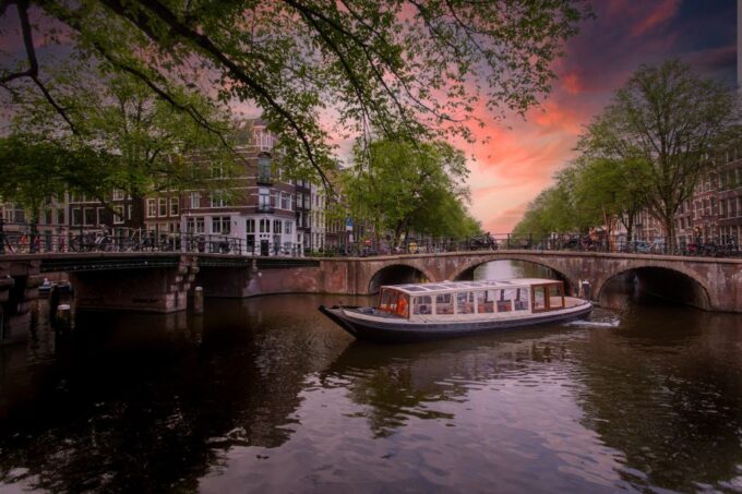 Amsterdam: Classic Boat Cruise With Cheese & Wine Option - Frequently Asked Questions