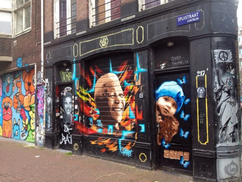 Amsterdam: Coffee Shops Walking Tour - Guided Experience