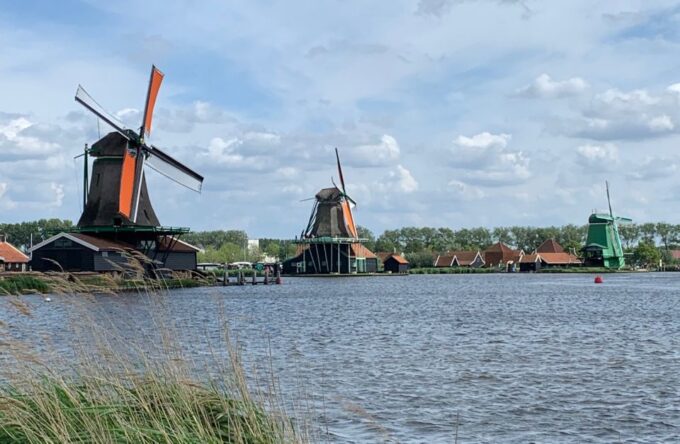 Amsterdam: Countryside Bike Tour and Zaanse Schans Windmills - Wetlands and Artistic Inspiration