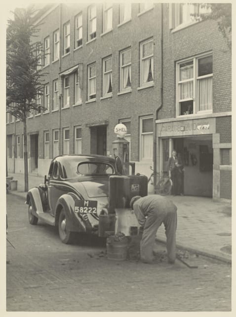 Amsterdam: Cycling Along the World War Two Spots - Key Points