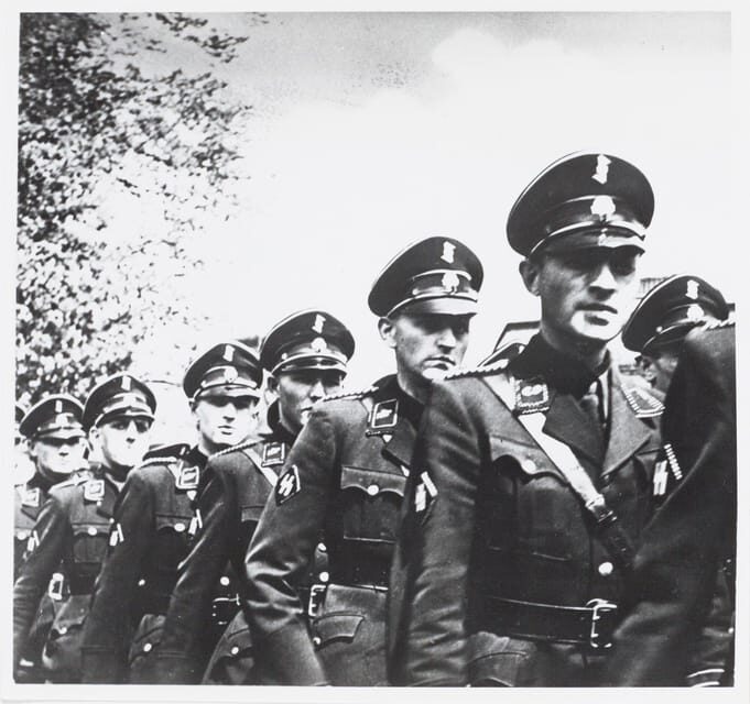 Amsterdam: Cycling Along the World War Two Spots - Frequently Asked Questions