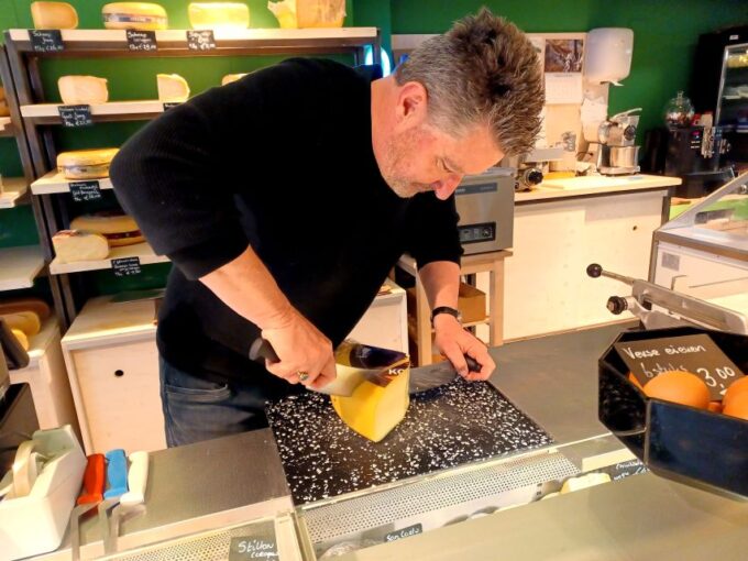 Amsterdam: Dutch Cheese Tasting With Wine or Beer - Savor Beverage Pairings
