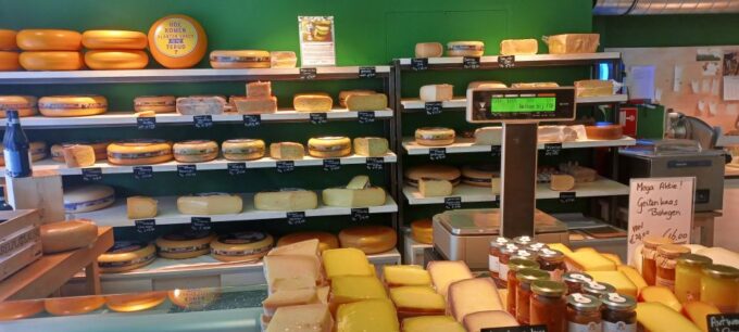 Amsterdam: Dutch Cheese Tasting With Wine or Beer - Accessible Cheese Tasting