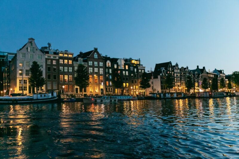 Amsterdam: Evening Canal Cruise - Meeting Point and Directions