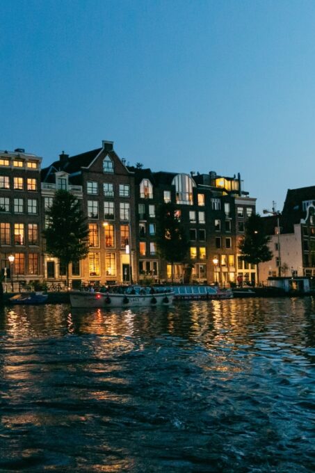 Amsterdam: Evening Canal Cruise - Highlights and Attractions