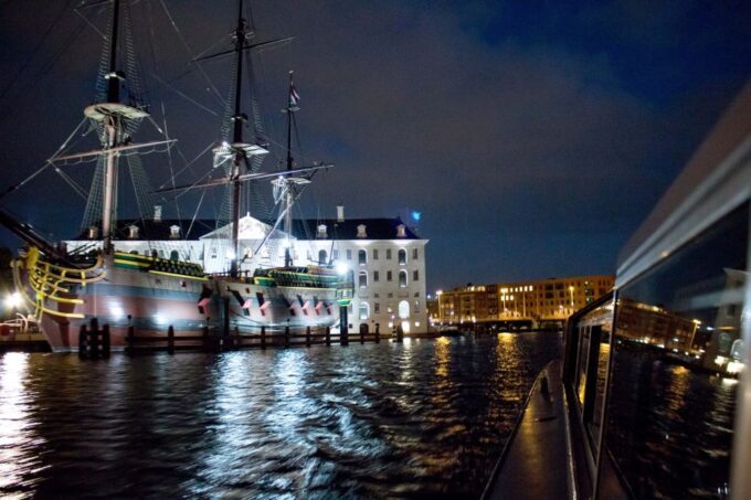 Amsterdam: Evening Canal Cruise With Pizza and Drinks - Customer Ratings