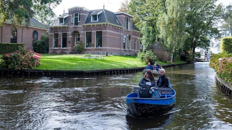 Amsterdam: Explore Giethoorn in a Private Tour With Driver - Boat Cruise in Giethoorn