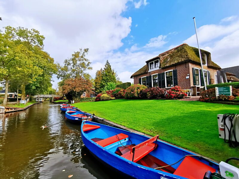 Amsterdam: Giethoorn, Afsluitdijk and Zaanse Schans Day Trip - Key Points