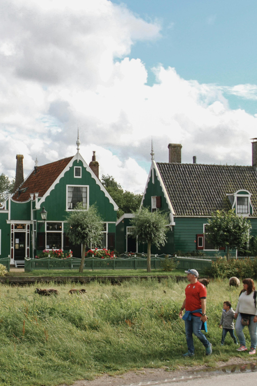 Amsterdam: Giethoorn, Zaanse Schans Tour With Local Guide - Customer Reviews and Recommendations