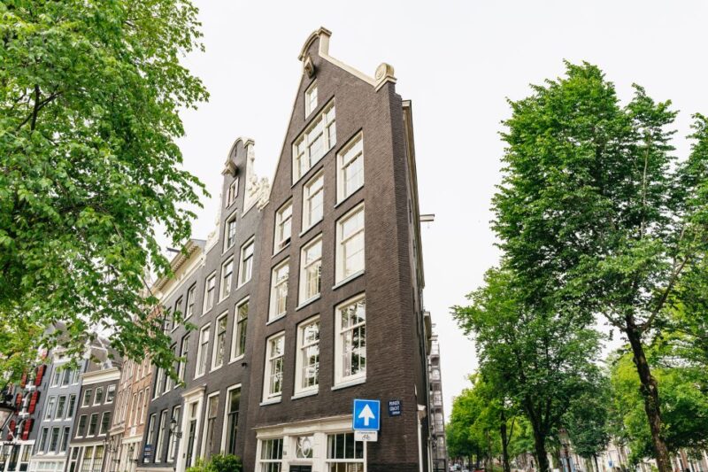 Amsterdam: Guided Bike Tour of Central Amsterdam - Booking and Cancellation Policy