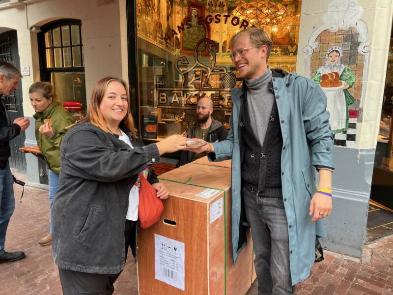 Amsterdam: Guided Food Tour With 8 Tastings and Drinks - Tour Features