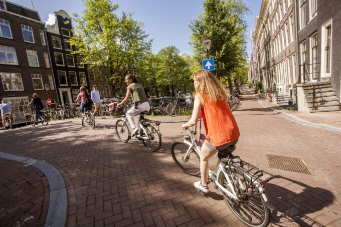 Amsterdam: Hidden Gems & Highlights Guided Bike Tour - Bike Rental Included