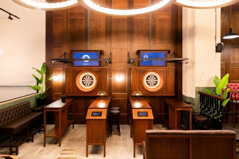 Amsterdam: High-Tech Dart Gaming Experience - Food and Beverage Options