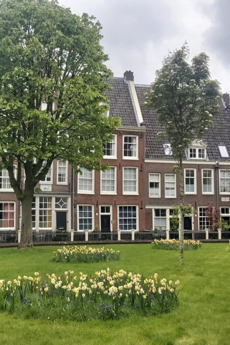 Amsterdam Highlights: Friendly Walking Tour - Group Size and Languages