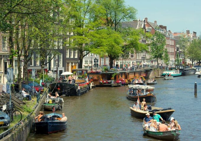Amsterdam: Historic Walking Tour - Meeting Point and Location