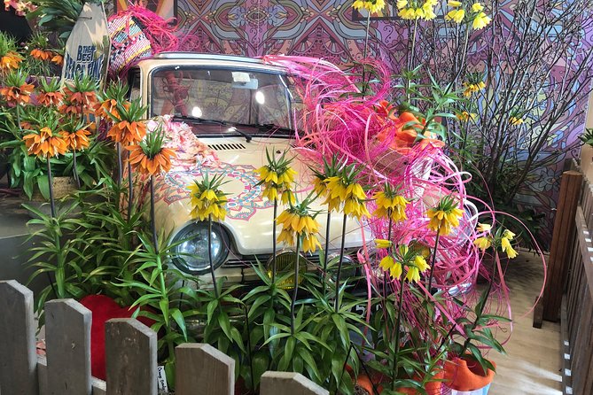 Amsterdam: Keukenhof Tulip Gardens and Giethoorn With Boat Tour - Giethoorn Boat Tour