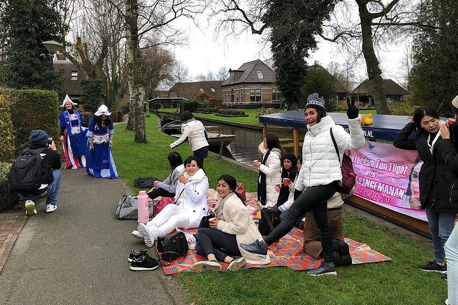 Amsterdam: Keukenhof Tulip Gardens and Giethoorn With Boat Tour - Transportation Options