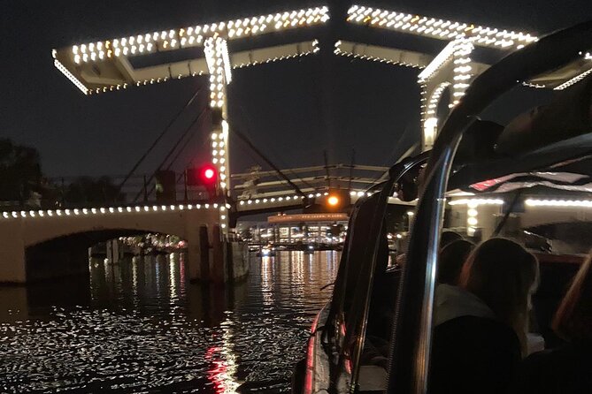 Amsterdam Light Festival Cruise With Hot Snacks and Drinks - Accessibility and Considerations