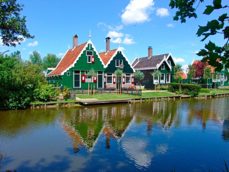 Amsterdam: Live-Guided Zaanse Schans & Cheese Tasting Tour - Itinerary and Experience