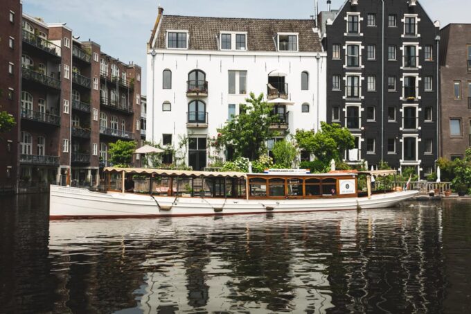 Amsterdam: Luxury Cheese & Wine Cruise With Unlimited Drinks - Customer Ratings
