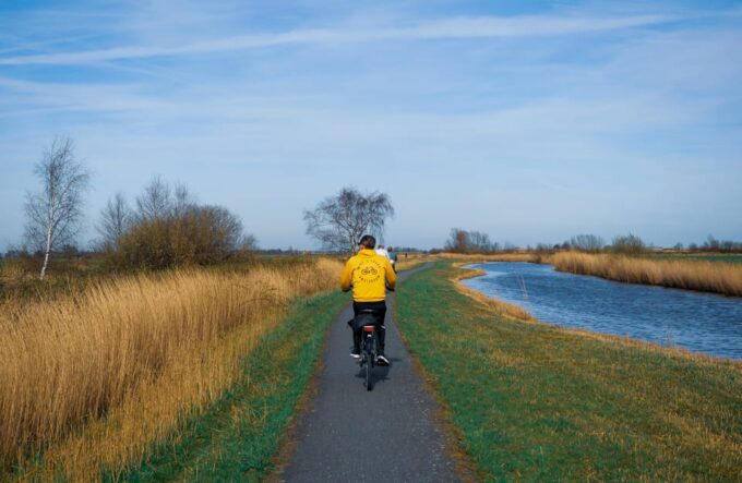 Amsterdam: Mikes Countryside E-bike Tour, Cheese & Clogs - Taking in Dutch Culture