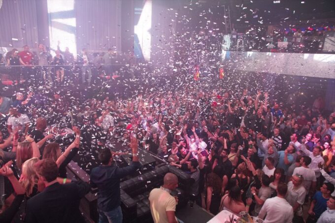 Amsterdam: Nightlife Scene 1, 2, or 3-7 Day Ticket - Unlimited Happy Hour at Hard Rock Cafe