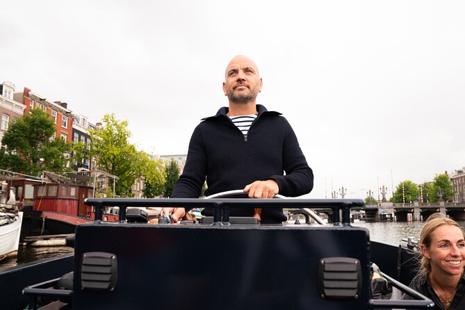 Amsterdam Open Boat Evening Canal Tour Local Guide and Open Bar - Customer Reviews