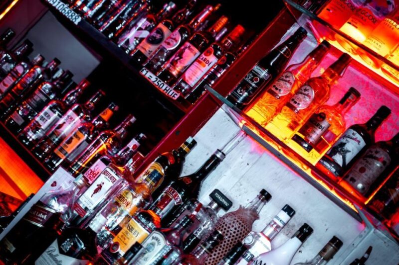Amsterdam: Original Pub Crawl Party With VIP Entrance - Itinerary and Activities