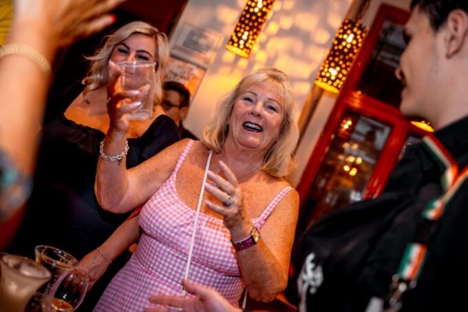 Amsterdam: Original Pub Crawl Party With VIP Entrance - Nightlife Exploration