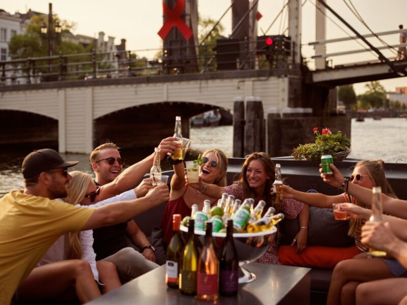 Amsterdam: Private BBQ Cruise With Personal Chef & Drinks - BBQ Menu and Vegetarian Options