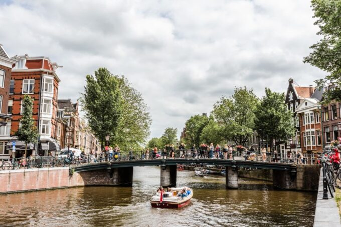 Amsterdam: Private Cheese and Beer Tour - Trendy Neighborhood Exploration