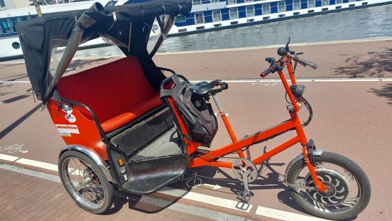 Amsterdam: Private City Highlights Tour by Rickshaw - Tour Experience