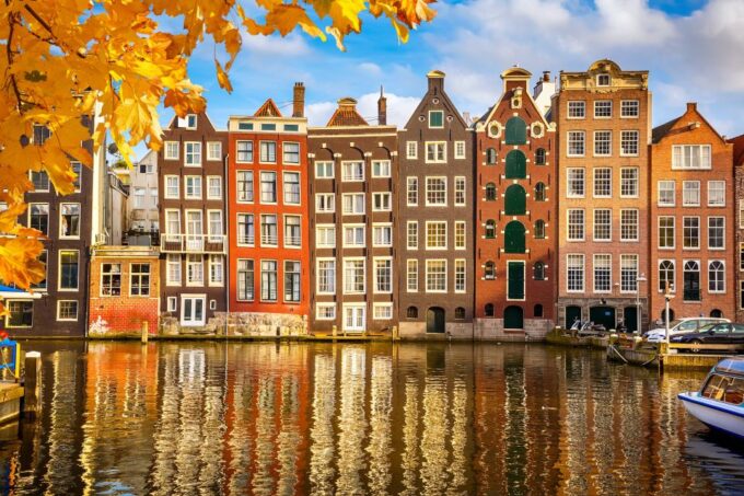 Amsterdam: Private Guided Walking Tour - Golden Age and Trade