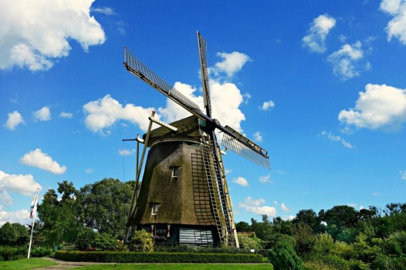 Amsterdam: Private Half-Day Countryside Bike Tour - Guided Tour Features