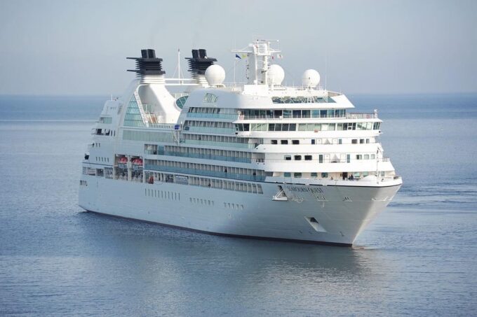 Amsterdam: Private Transfer to and From Cruise Port - VIP - Transfer Options
